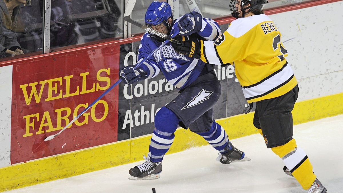 Hockey boarding schools in Canada