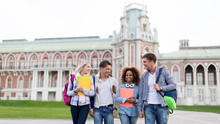 Colleges for marine biology in Australia